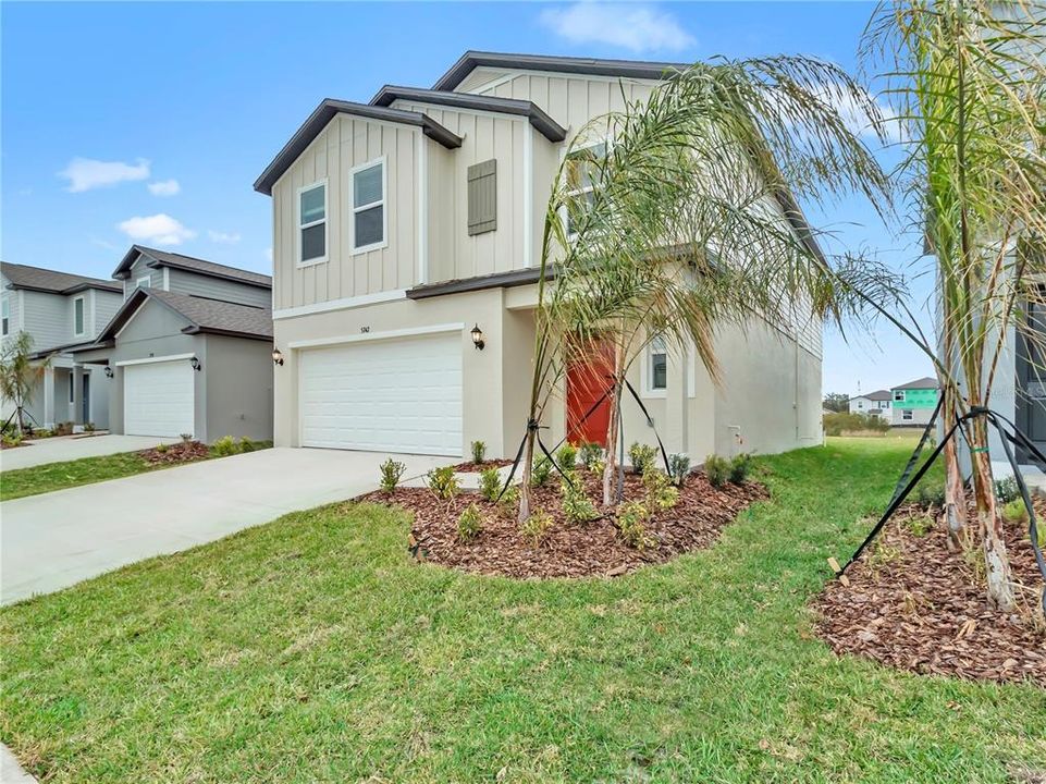 For Rent: $2,650 (5 beds, 3 baths, 2200 Square Feet)