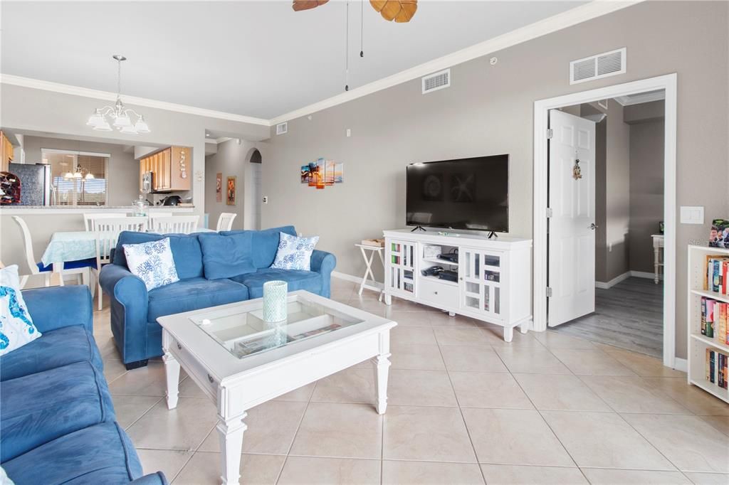 For Rent: $1,950 (2 beds, 2 baths, 1121 Square Feet)