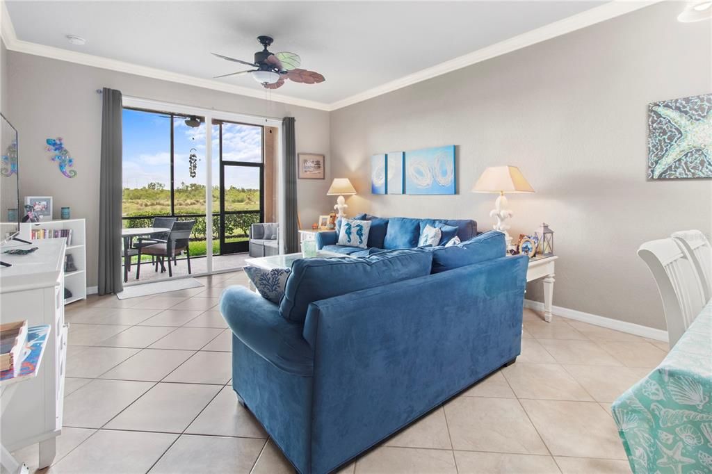 For Rent: $1,950 (2 beds, 2 baths, 1121 Square Feet)