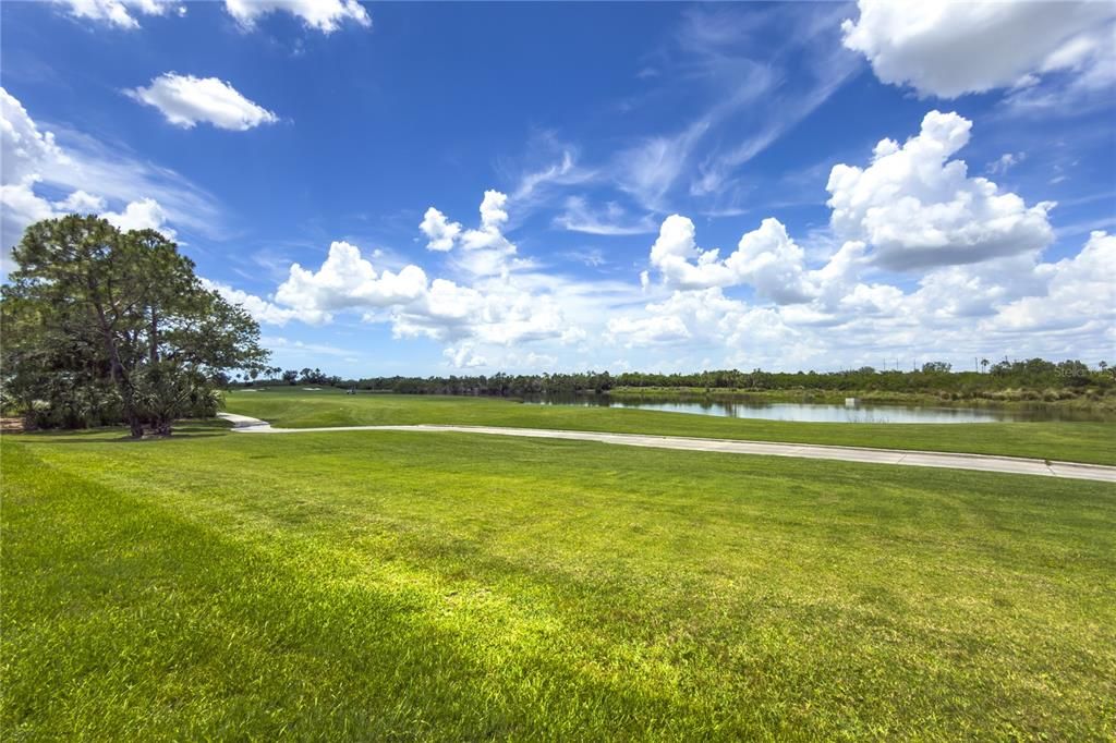 For Rent: $1,950 (2 beds, 2 baths, 1121 Square Feet)