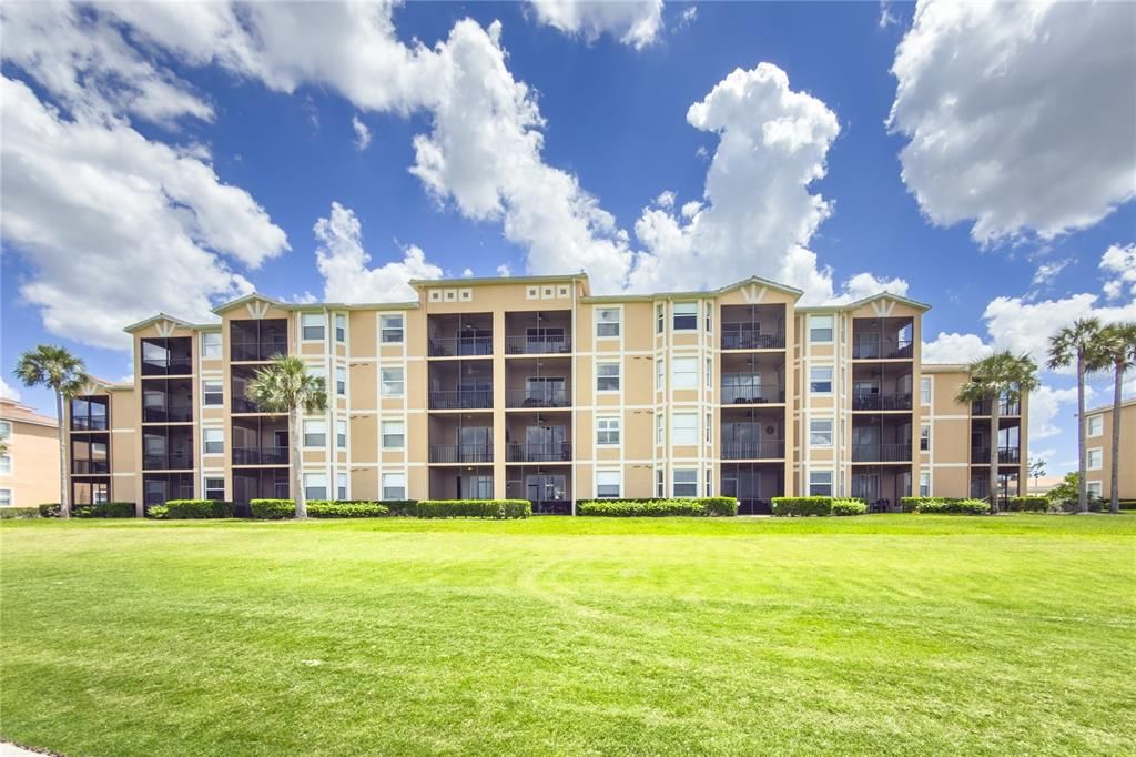 For Rent: $1,950 (2 beds, 2 baths, 1121 Square Feet)
