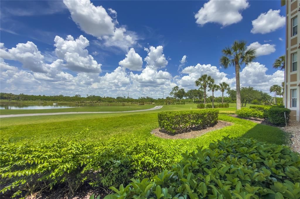For Rent: $1,950 (2 beds, 2 baths, 1121 Square Feet)
