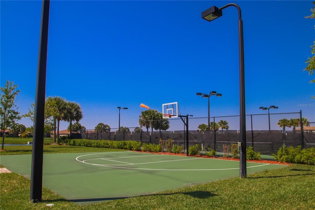 For Rent: $1,950 (2 beds, 2 baths, 1121 Square Feet)