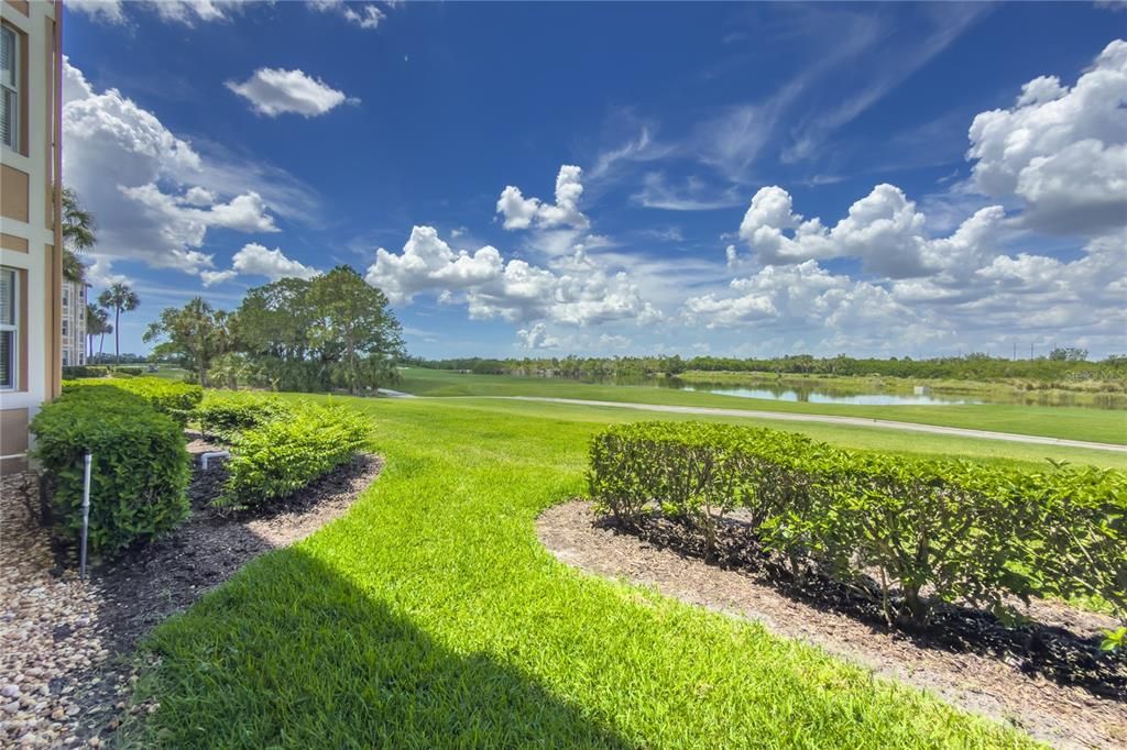 For Rent: $1,950 (2 beds, 2 baths, 1121 Square Feet)