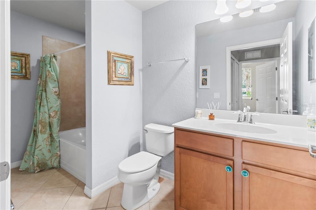 For Rent: $1,950 (2 beds, 2 baths, 1121 Square Feet)