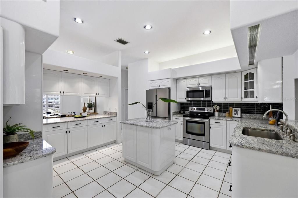 For Sale: $739,000 (4 beds, 2 baths, 2368 Square Feet)