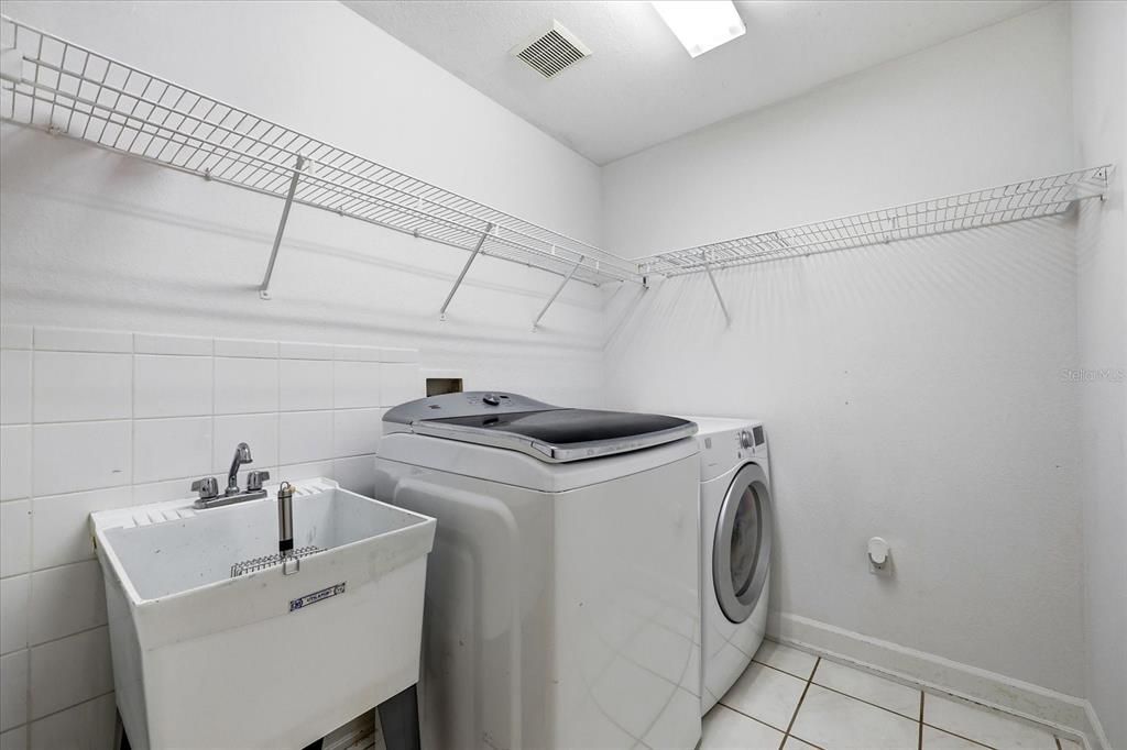 For Sale: $739,000 (4 beds, 2 baths, 2368 Square Feet)