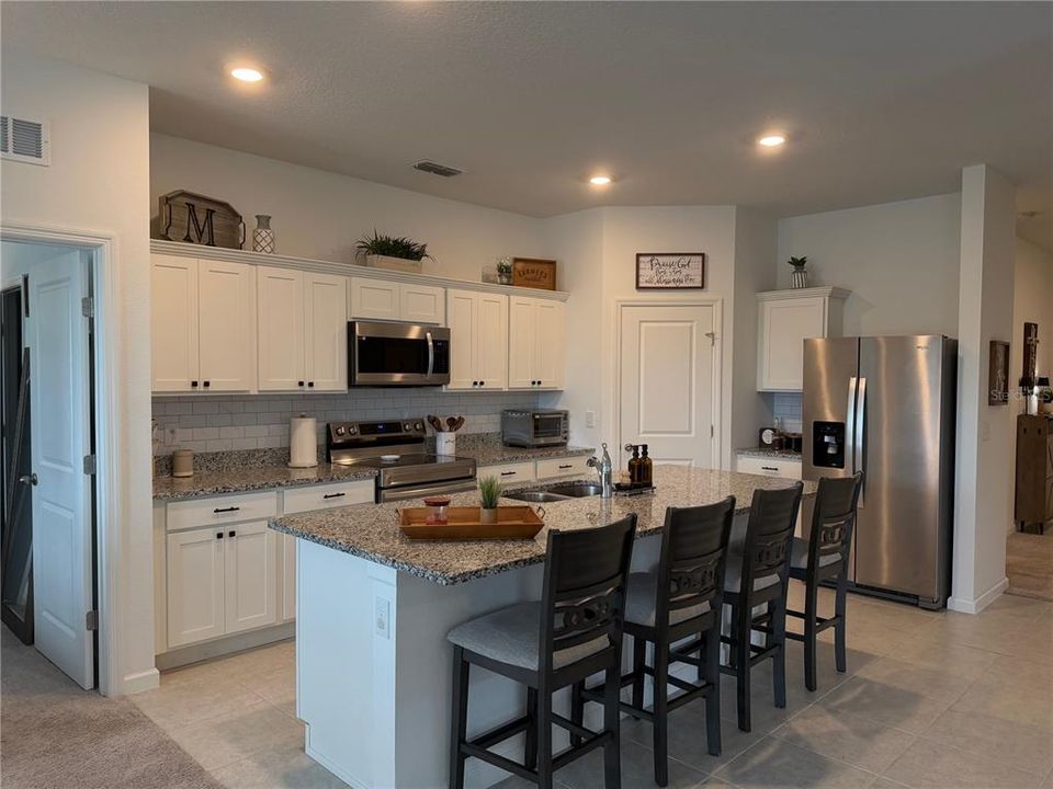 For Sale: $499,900 (4 beds, 2 baths, 1883 Square Feet)