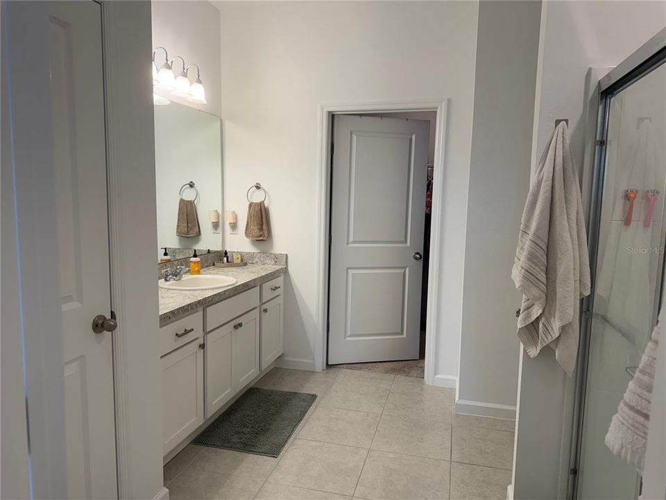 For Sale: $499,900 (4 beds, 2 baths, 1883 Square Feet)