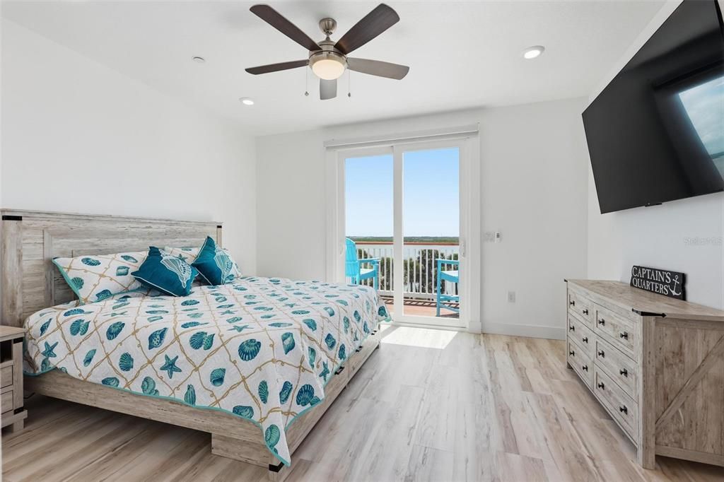 For Sale: $1,199,999 (3 beds, 2 baths, 1588 Square Feet)