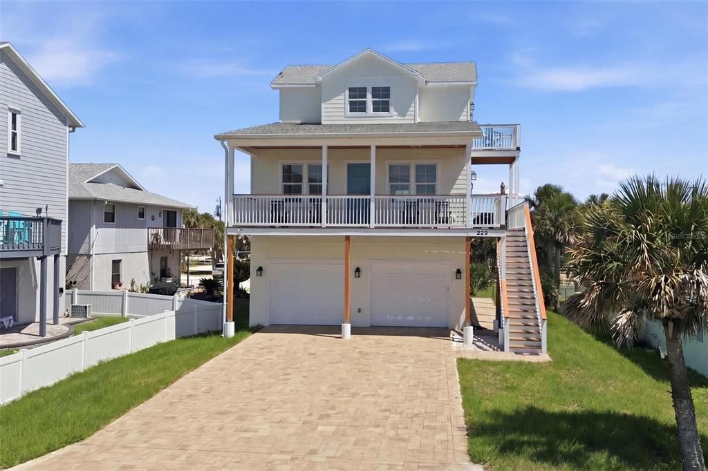 For Sale: $1,199,999 (3 beds, 2 baths, 1588 Square Feet)