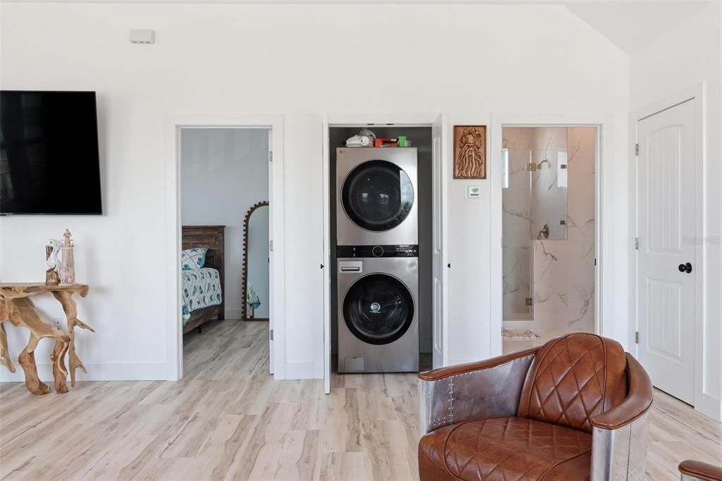 For Sale: $1,199,999 (3 beds, 2 baths, 1588 Square Feet)