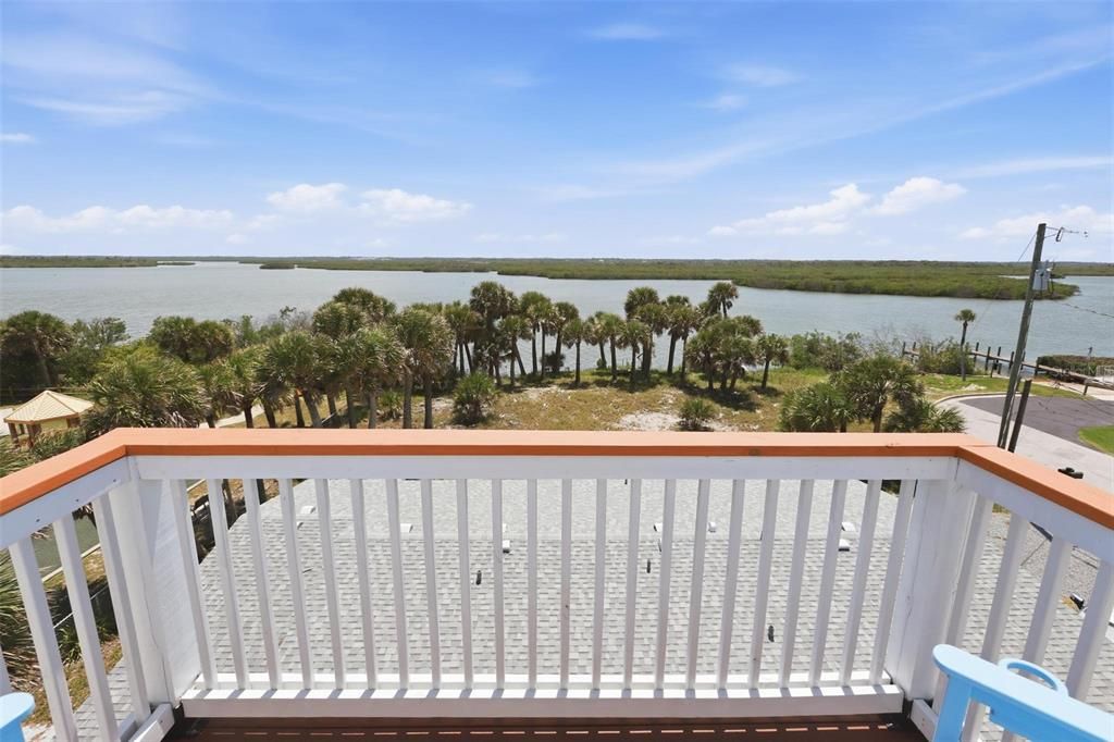 For Sale: $1,199,999 (3 beds, 2 baths, 1588 Square Feet)