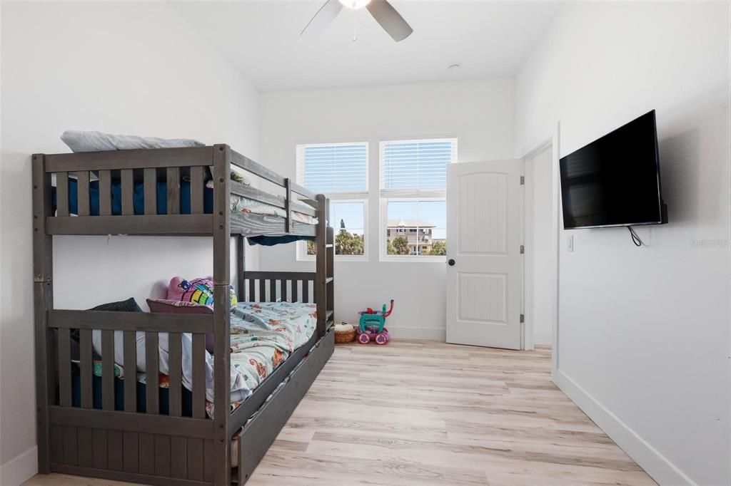 For Sale: $1,199,999 (3 beds, 2 baths, 1588 Square Feet)