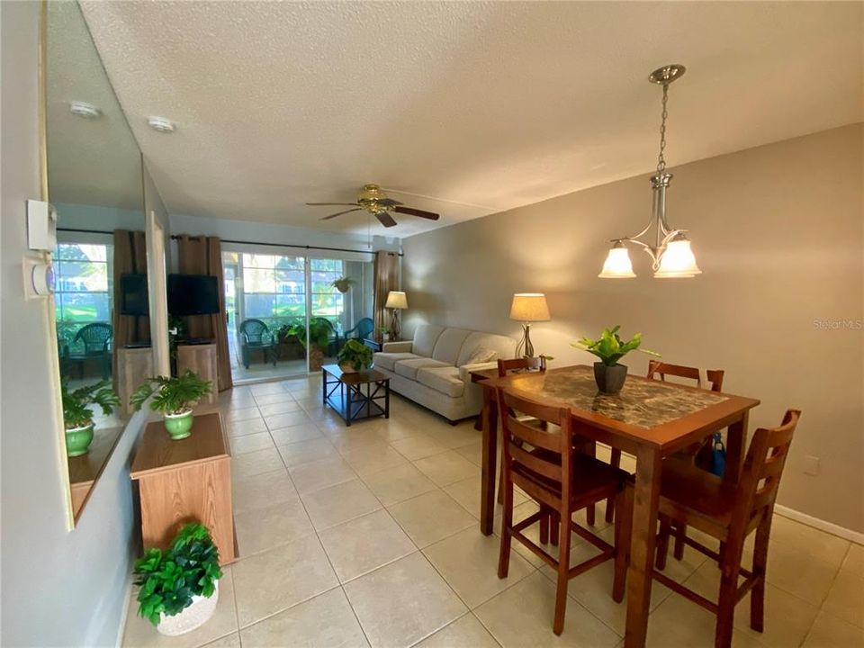 For Sale: $123,000 (2 beds, 1 baths, 806 Square Feet)
