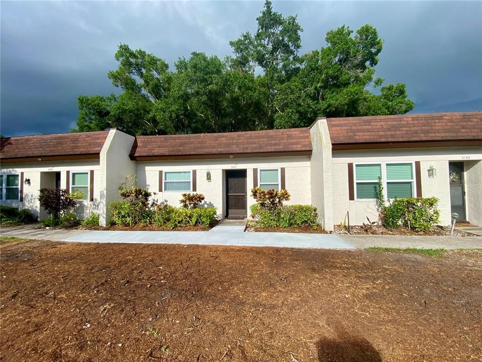 For Sale: $123,000 (2 beds, 1 baths, 806 Square Feet)