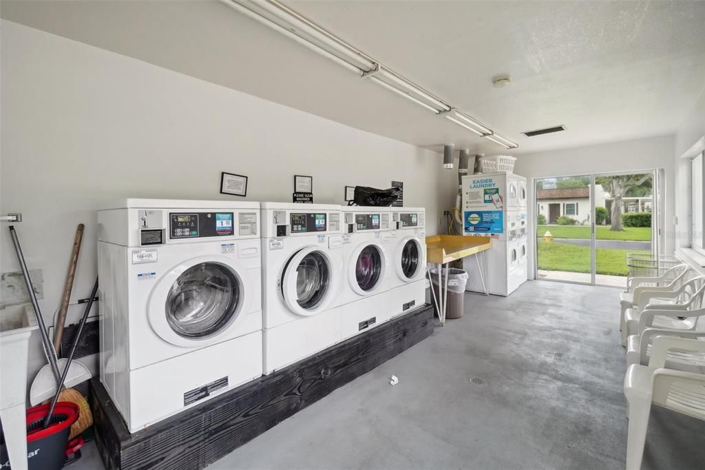 For Sale: $123,000 (2 beds, 1 baths, 806 Square Feet)