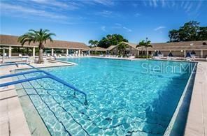 For Sale: $123,000 (2 beds, 1 baths, 806 Square Feet)