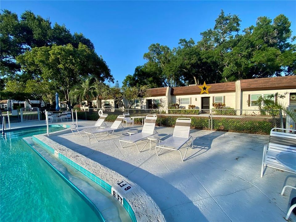 For Sale: $123,000 (2 beds, 1 baths, 806 Square Feet)