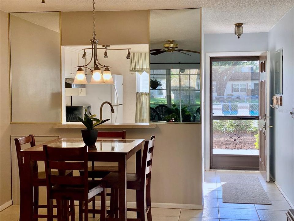 For Sale: $123,000 (2 beds, 1 baths, 806 Square Feet)