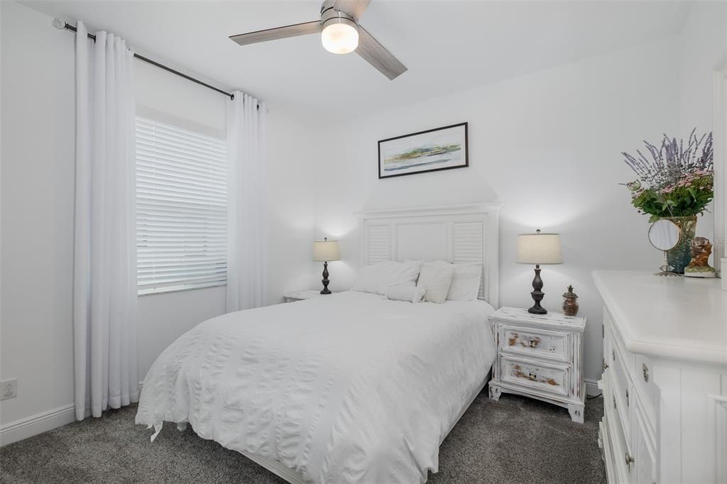 Activo con contrato: $849,999 (4 camas, 3 baños, 2706 Pies cuadrados)