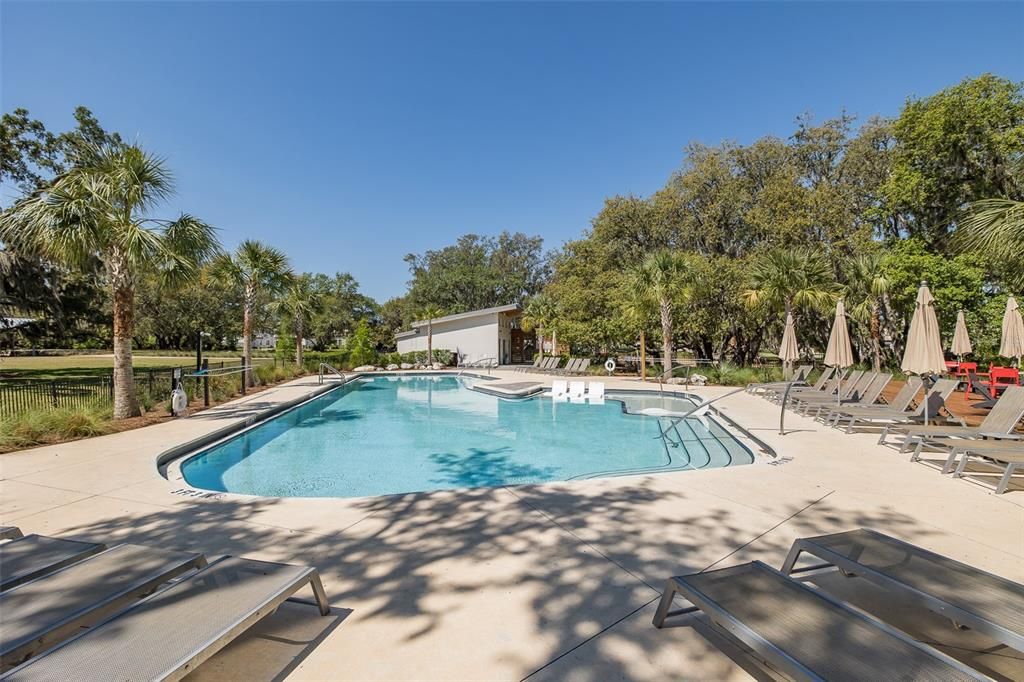 Activo con contrato: $849,999 (4 camas, 3 baños, 2706 Pies cuadrados)