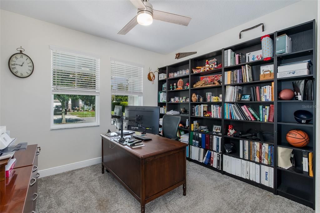Activo con contrato: $849,999 (4 camas, 3 baños, 2706 Pies cuadrados)