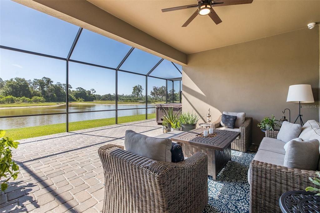 Activo con contrato: $849,999 (4 camas, 3 baños, 2706 Pies cuadrados)