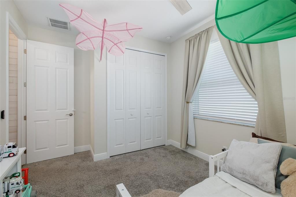 Activo con contrato: $849,999 (4 camas, 3 baños, 2706 Pies cuadrados)