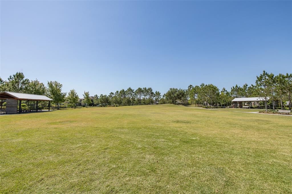Activo con contrato: $849,999 (4 camas, 3 baños, 2706 Pies cuadrados)
