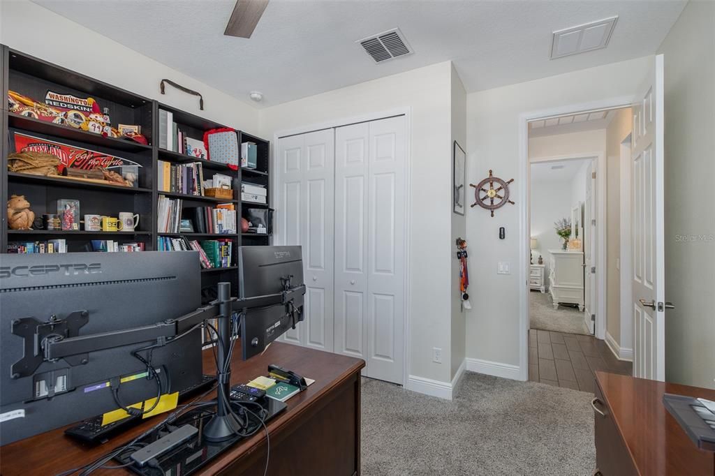 Activo con contrato: $849,999 (4 camas, 3 baños, 2706 Pies cuadrados)