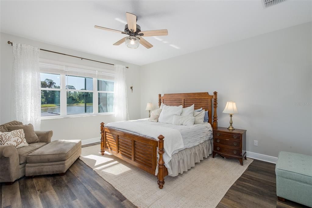 Activo con contrato: $849,999 (4 camas, 3 baños, 2706 Pies cuadrados)
