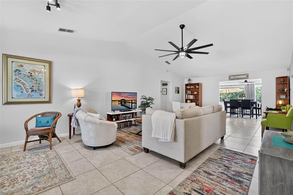 For Sale: $385,000 (3 beds, 2 baths, 2123 Square Feet)
