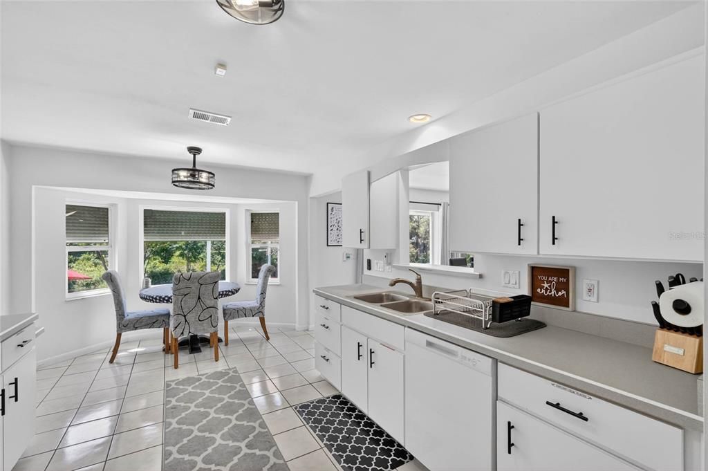 For Sale: $385,000 (3 beds, 2 baths, 2123 Square Feet)