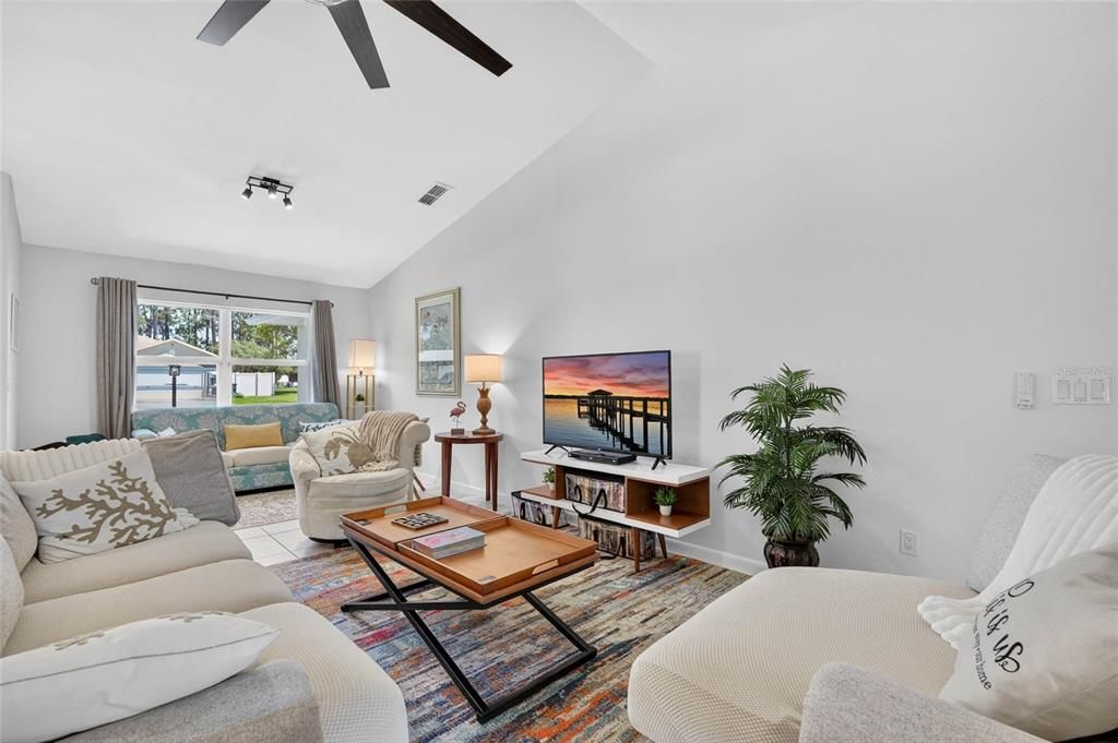 For Sale: $385,000 (3 beds, 2 baths, 2123 Square Feet)