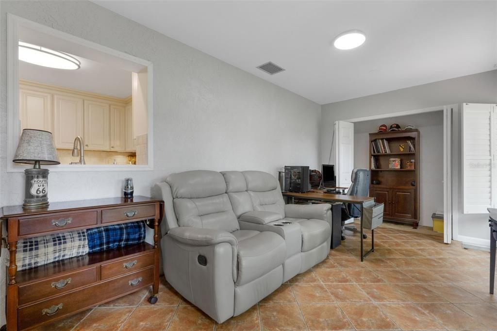 For Sale: $554,000 (2 beds, 2 baths, 1963 Square Feet)