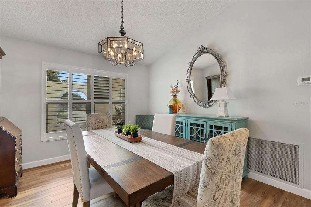 For Sale: $554,000 (2 beds, 2 baths, 1963 Square Feet)