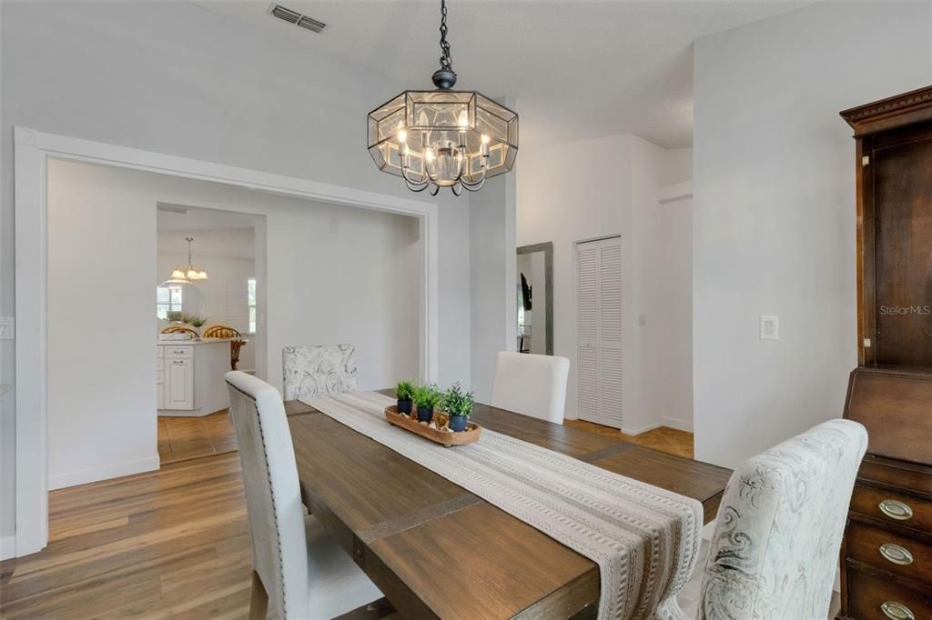 For Sale: $554,000 (2 beds, 2 baths, 1963 Square Feet)