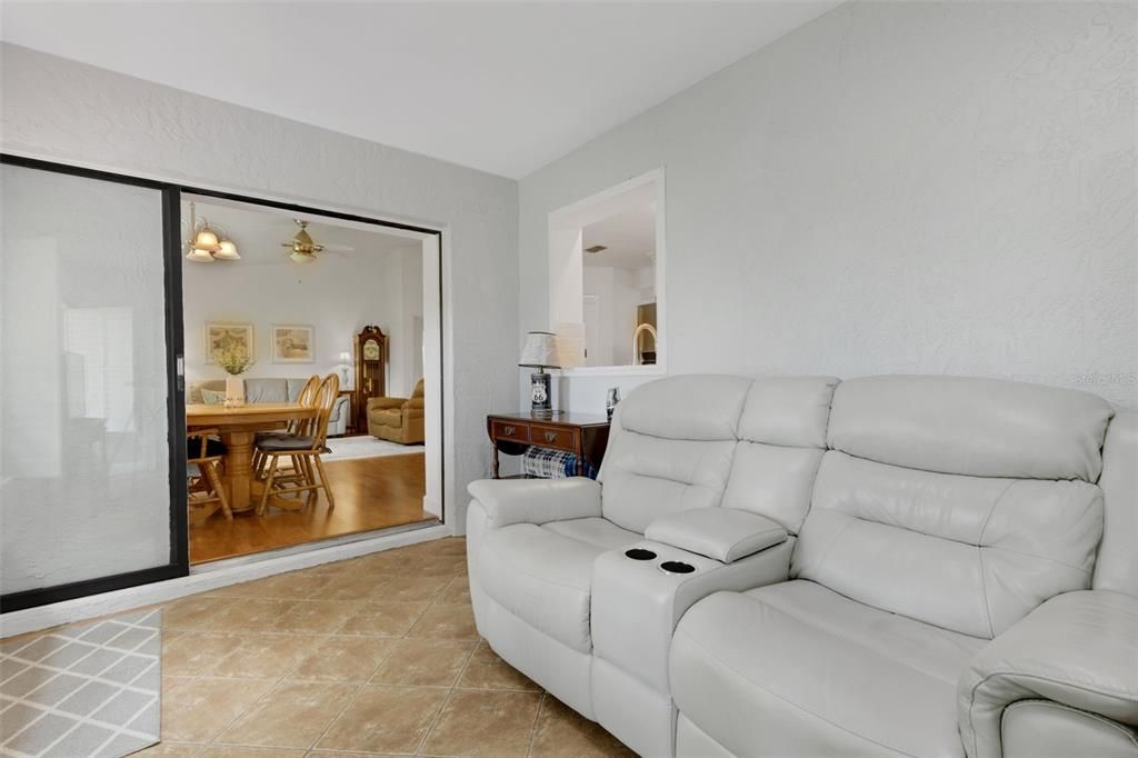 For Sale: $554,000 (2 beds, 2 baths, 1963 Square Feet)