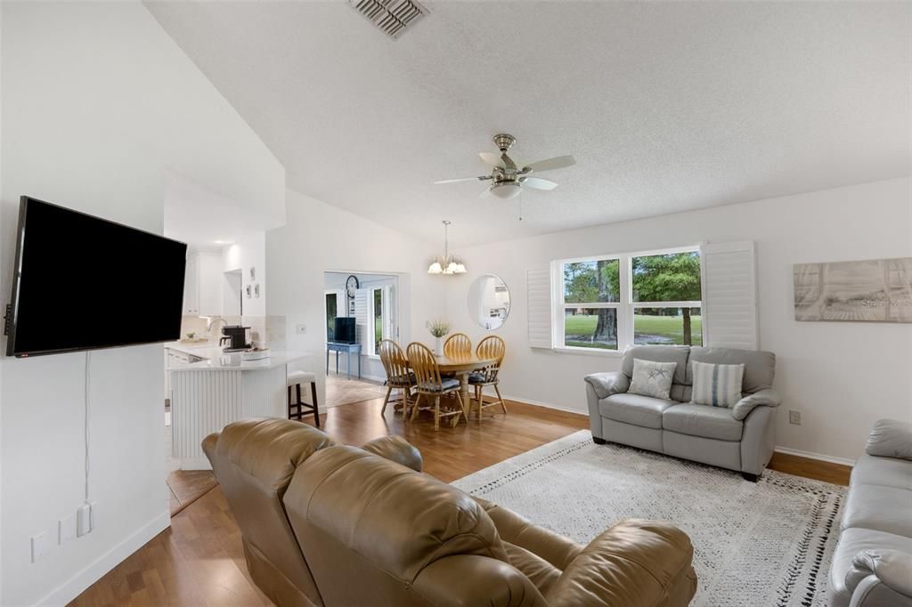For Sale: $554,000 (2 beds, 2 baths, 1963 Square Feet)