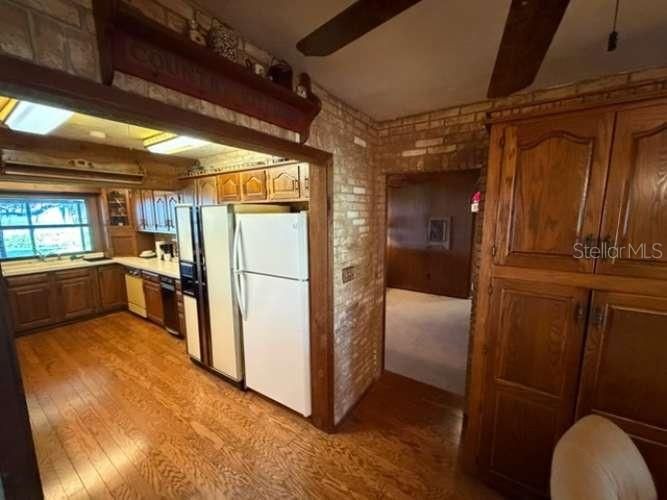 En Venta: $674,900 (4 camas, 3 baños, 3269 Pies cuadrados)