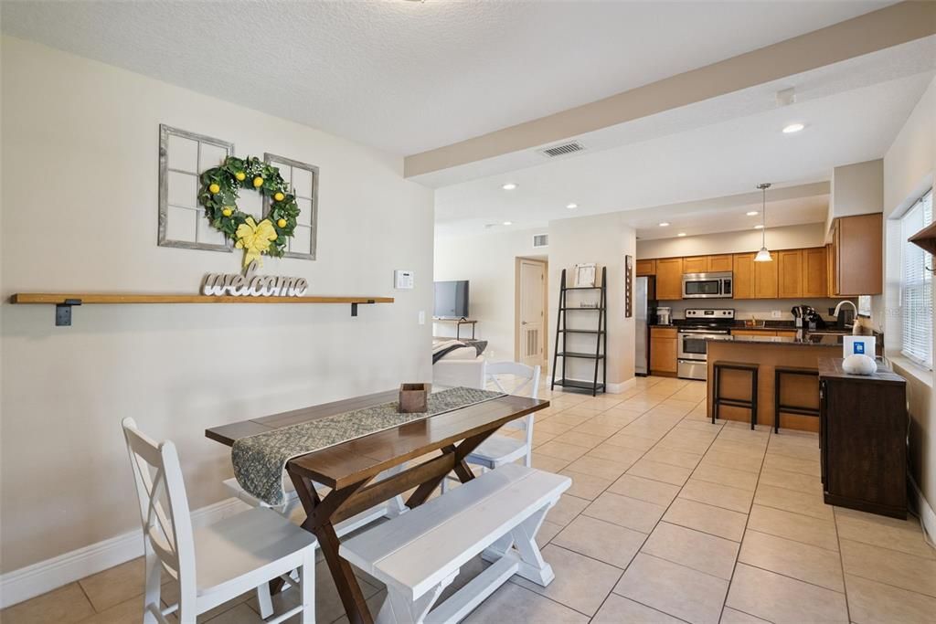 For Sale: $348,000 (3 beds, 2 baths, 1386 Square Feet)