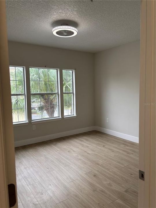 For Sale: $297,500 (3 beds, 2 baths, 1396 Square Feet)