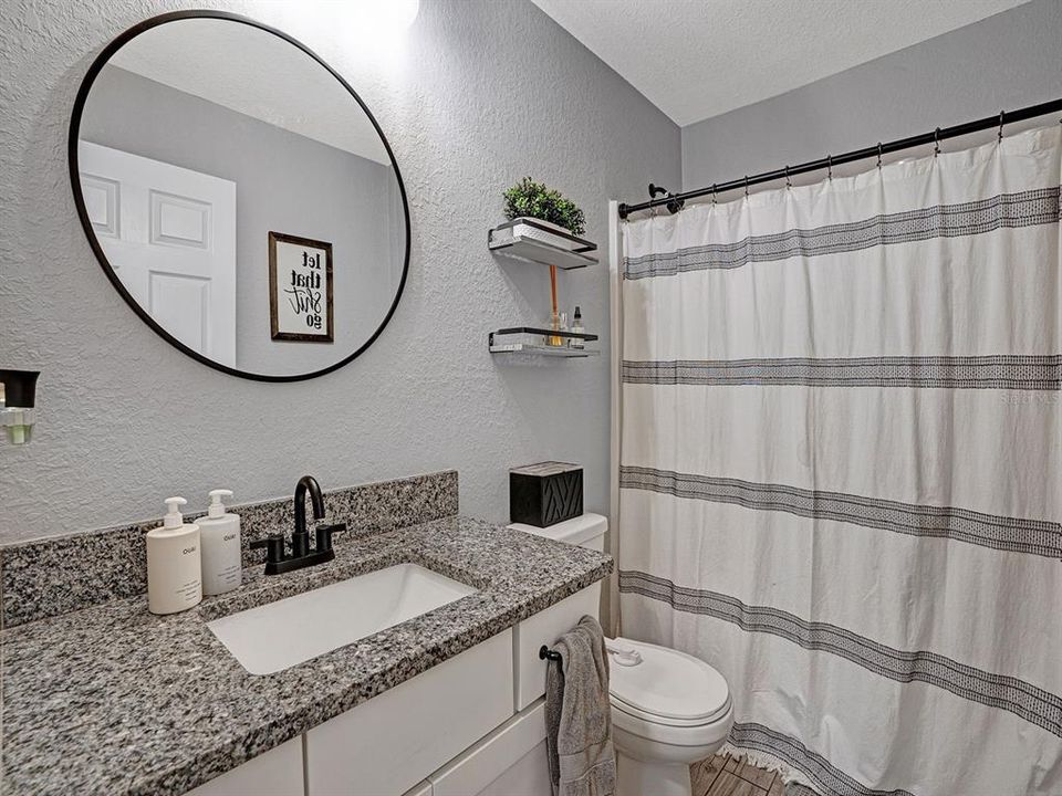 For Sale: $399,900 (3 beds, 2 baths, 1385 Square Feet)