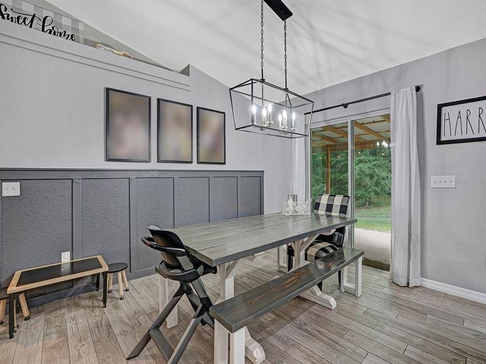 For Sale: $399,900 (3 beds, 2 baths, 1385 Square Feet)