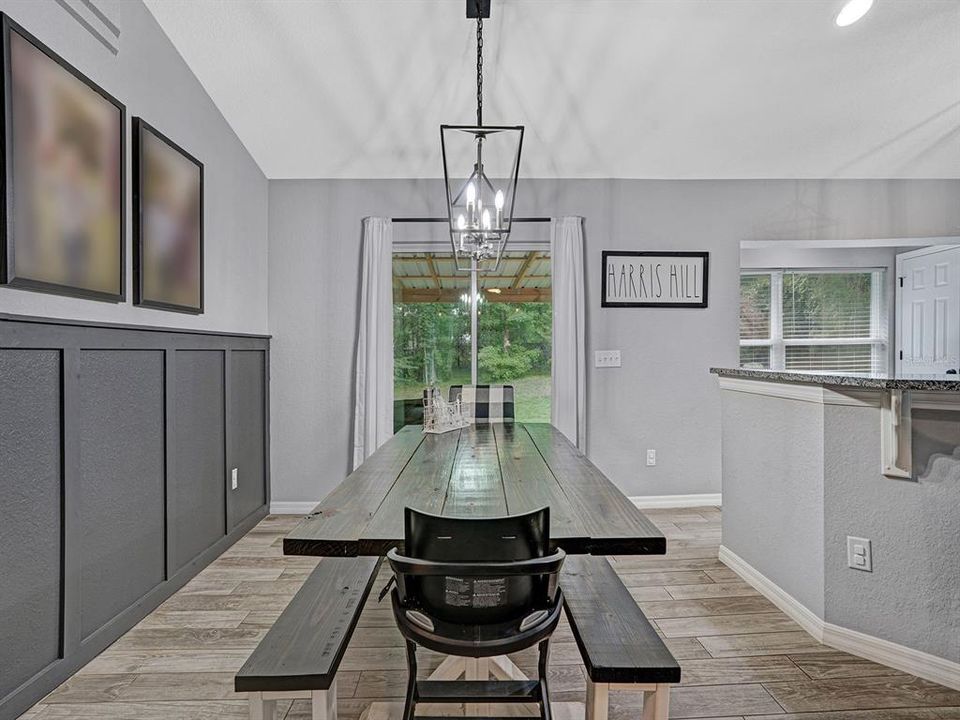 For Sale: $399,900 (3 beds, 2 baths, 1385 Square Feet)