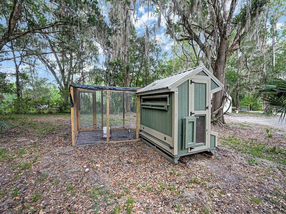 For Sale: $399,900 (3 beds, 2 baths, 1385 Square Feet)