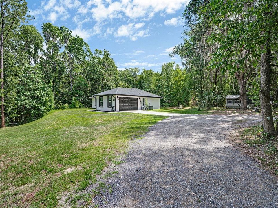 For Sale: $399,900 (3 beds, 2 baths, 1385 Square Feet)