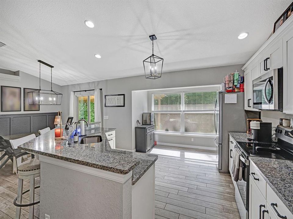 For Sale: $399,900 (3 beds, 2 baths, 1385 Square Feet)