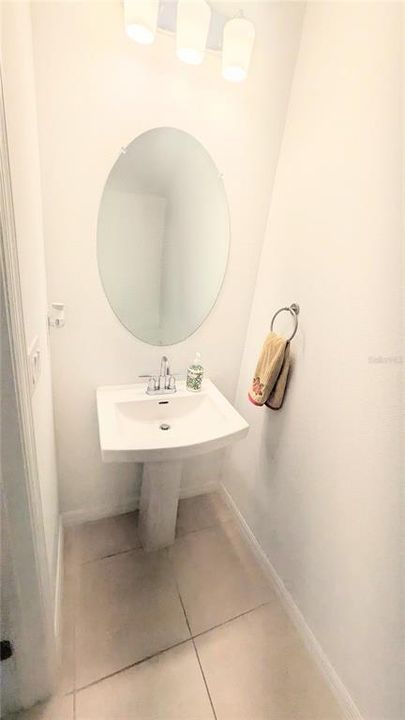 For Rent: $2,350 (3 beds, 2 baths, 1373 Square Feet)